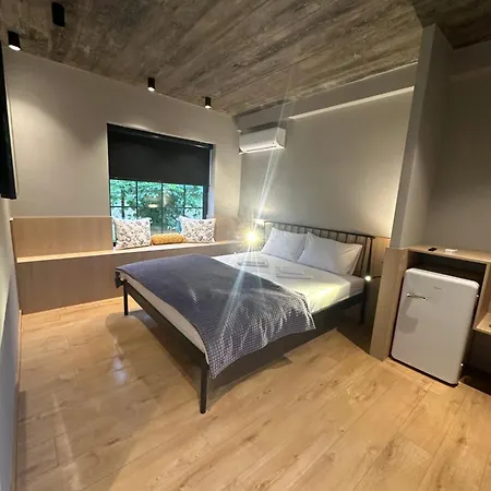 Number 6 - Complex Apartment *