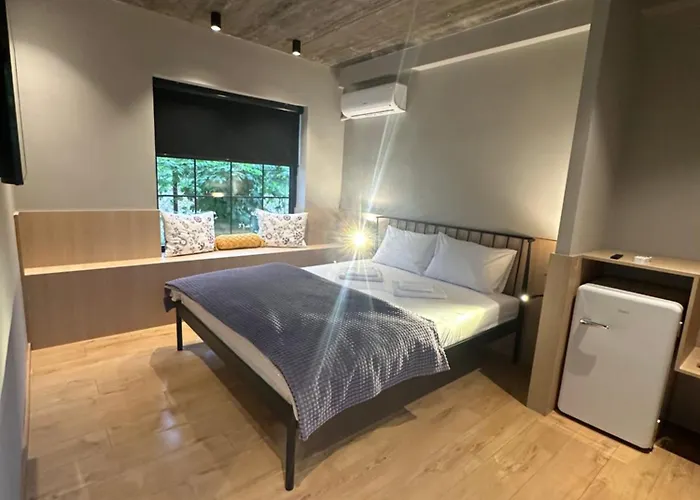 Number 6 - Complex Apartment *