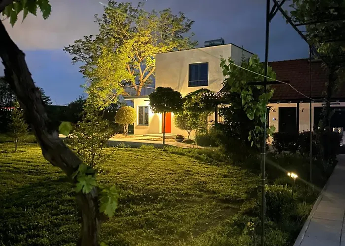 Number 6 - Complex Appartement