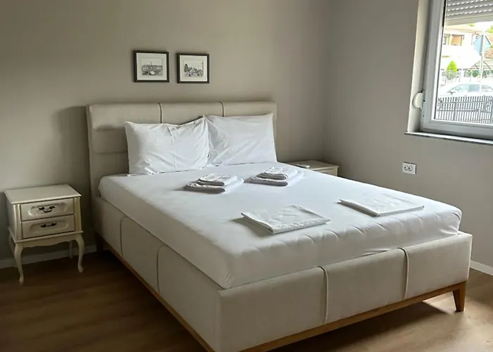 Appartement Number 6 - Complex *